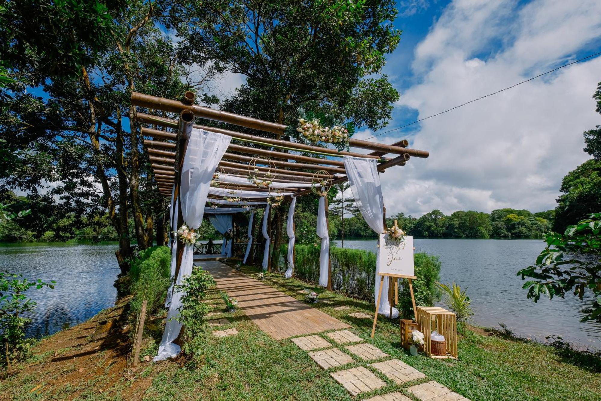 Almost Heaven Lake Resort By Cocotel Cavinti Ngoại thất bức ảnh